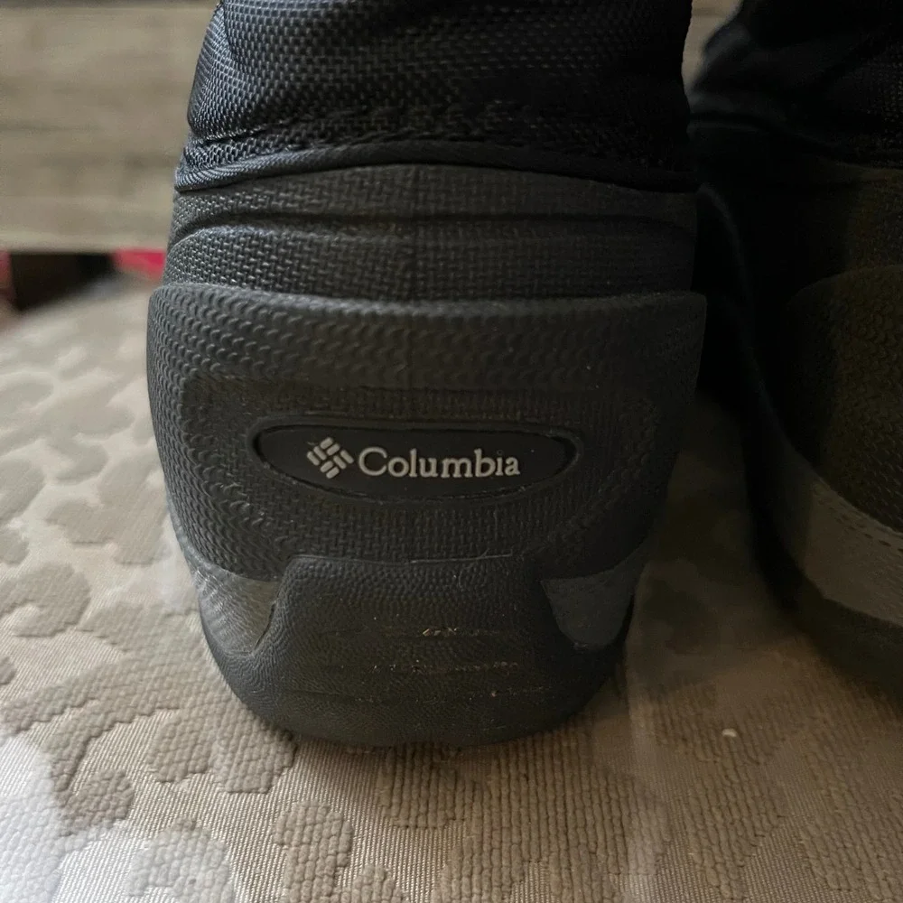 Columbia Cascadian Snowflake Black Water Resistant Winter Boots Women 8.5 BL1223